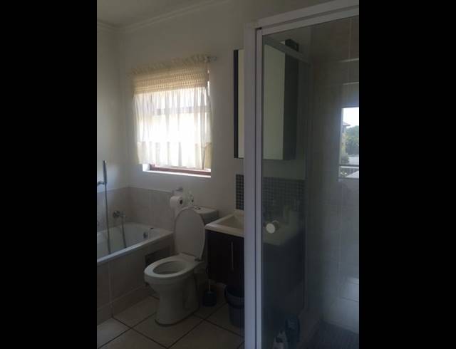 1 BEDROOM PROPERTY TO RENT IN LONEHILL
